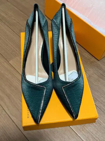 [ 새상품 미사용 ] 하이힐