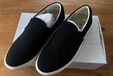 TMT BIGHOLIDAY 블랙 스웨이드 슬립온