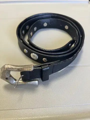 IUMAGAKARAS 이우가마카라스 스터드 벨트