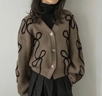 [ 새상품 ] La-gemme 라지엠 니트 가디건 베이지