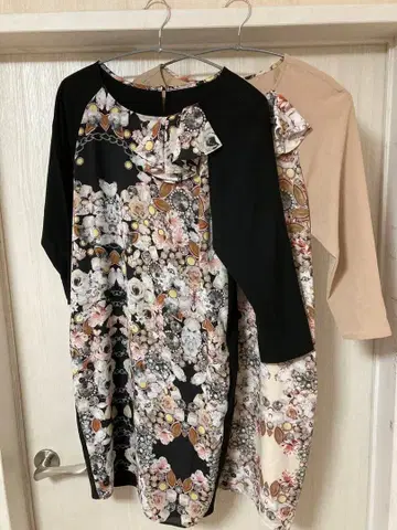 그레이스 콘티넨탈 주얼리 꽃무늬 원피스 2장 세트 블랙 베이지