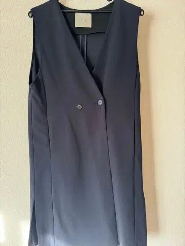 [ 새상품 ] UNFILO 세탁 가능한 더블 버튼 베스트 S 네이비