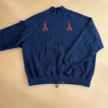 COGNOMEN 네이비 자수 스웨터