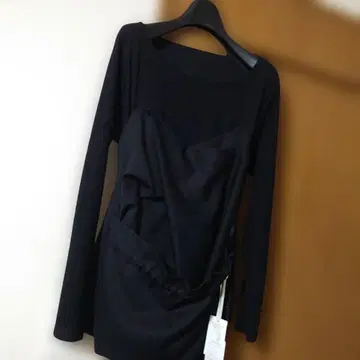 GraceContinental 블랙 스퀘어넥 긴팔 상의