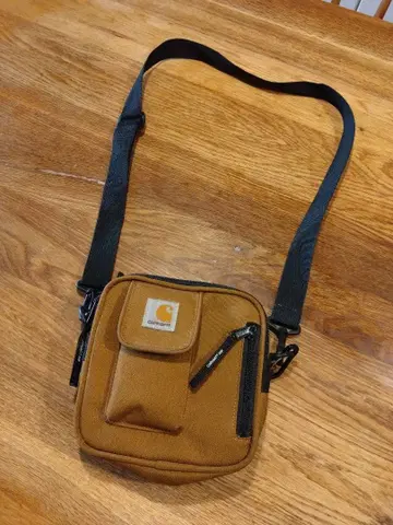 새상품급 Carhartt 칼하트 숄더백 브라운