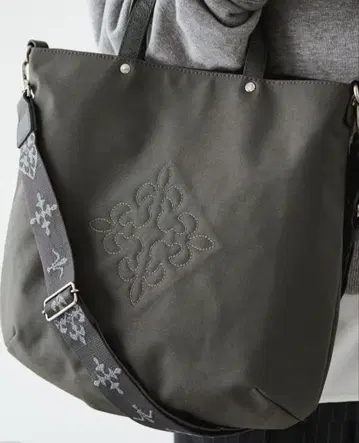 russet 그레이 숄더백