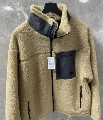 미사용 새상품 온라인 완판템 EGOZARU 베이지 보아 자켓 L 사이즈