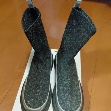 유나이티드 애로우즈 실버 니트 부티