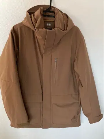 유니클로 하이브리드 다운 후드티 남성용 사이즈 L