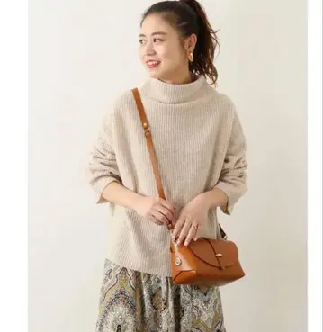 저널 스탠다드 리룸 보틀넥 니트 베이지