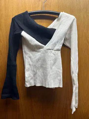 melt the lady 원 숄더 상의