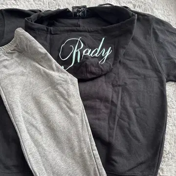 Rady 후드 부착 맨투맨 셋업