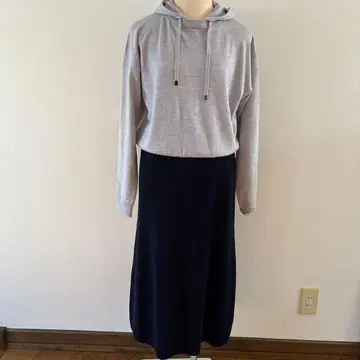 후드 부착 상의와 타이트 스커트 세트