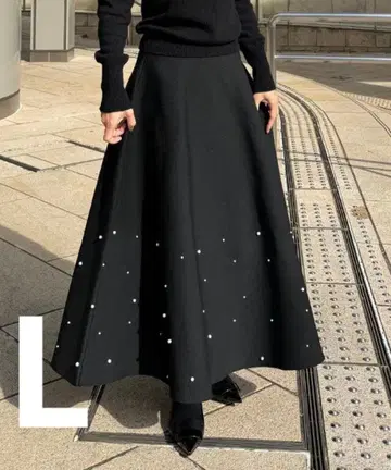 JENNE 랜덤 펄 니트 스커트 블랙 L 완판템