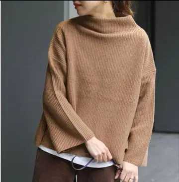 저널 스탠다드 리룸 보틀넥 니트 브라운