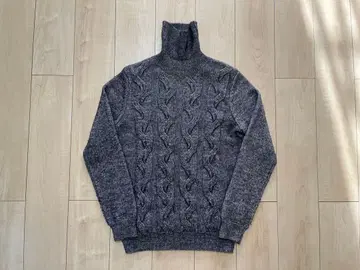 하시모토 준 케이블 짜임 터틀넥 니트