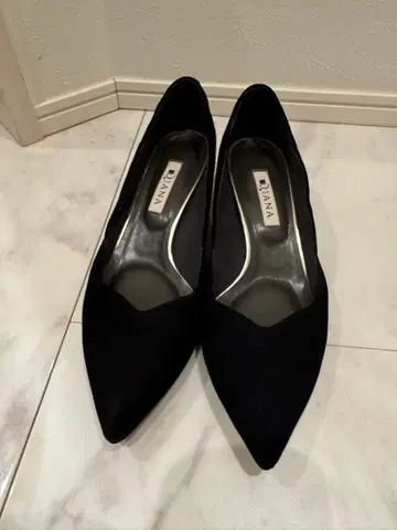 DIANA 블랙 스웨이드 스틸레토 펌프스