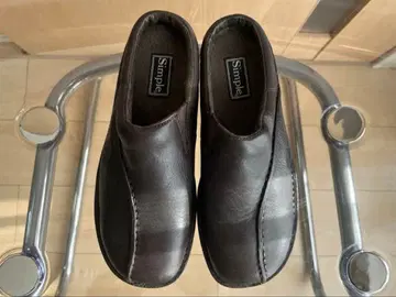 Simple 가죽 뮬 사보 스케이터 브랜드