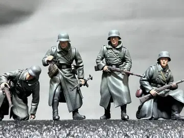 1/35 독일 보병 페인팅 완료품 드래곤