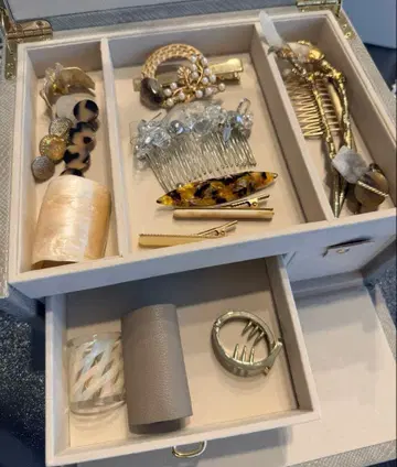 헤어 액세서리 2만엔 상당