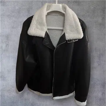 블랙 가죽 자켓 보아 카라 부착