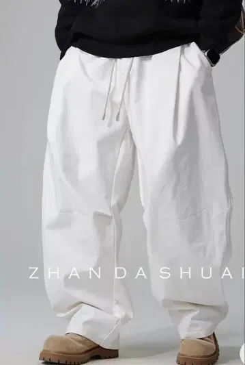 화이트 와이드 팬츠 드로우 스트링 포함
