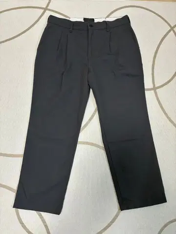 그레이 플리츠 워크 팬츠