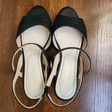 REGAL 블랙 오픈토 샌들 24.5cm