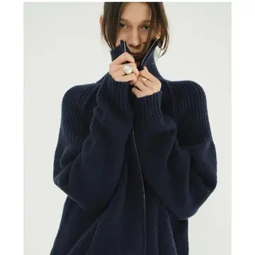 CLANE 포켓 집 니트 탑 네이비