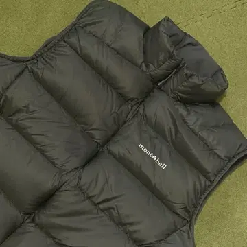 정가 19800엔 몽벨 라이트 알파인 다운 베스트 XL 그린? 다크?