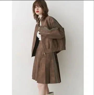 jouetie 인조 가죽 라인 플리츠 스커트