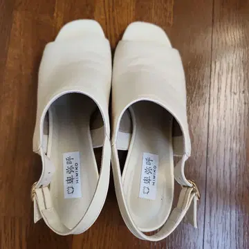 HIMIKO 화이트 오픈토 샌들