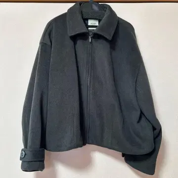 BEAMS HEART 스텐칼라 지퍼 블루종