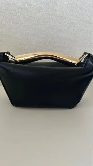 새상품 ZARA 메탈 핸들 버킷 백