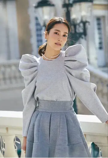 세븐틴 포인트 숄더 상의 그레이 S