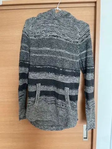 AMERICAN EAGLE OUTFITTERS 후드 부착 니트 스웨터