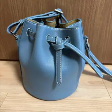 VASIC 라이트 블루 버킷형 숄더백