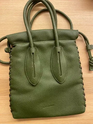 ADD CULUMN 가죽 핸들 포함 숄더백 카키 그린