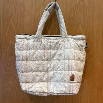 RT 베이지 퀼팅 토트백