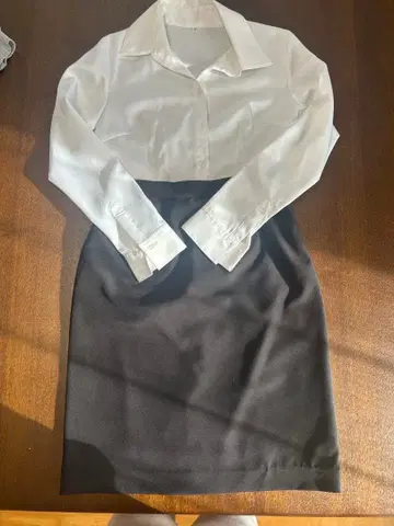 M 사이즈 비즈니스 정장 화이트 셔츠 블랙 스커트 9호