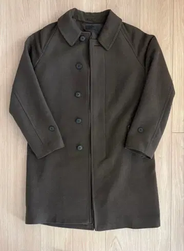 울 소재 피 코트 다크 브라운 유니클로 M 데이트에 최적