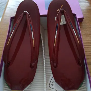 전통적인 조리 깊은 빨간색 컬러풀 스트랩