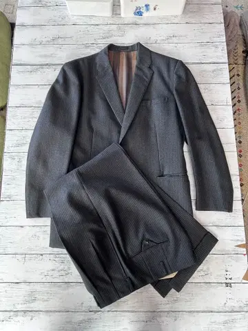 다크 그레이 스트라이프 2피스 수트