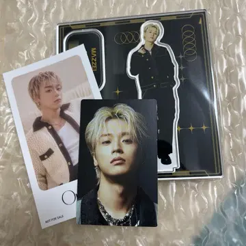 택트 아크릴 스탠드