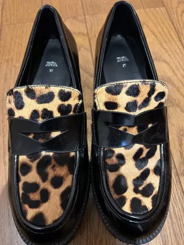 ZARA 레오파드 무늬 로퍼 37