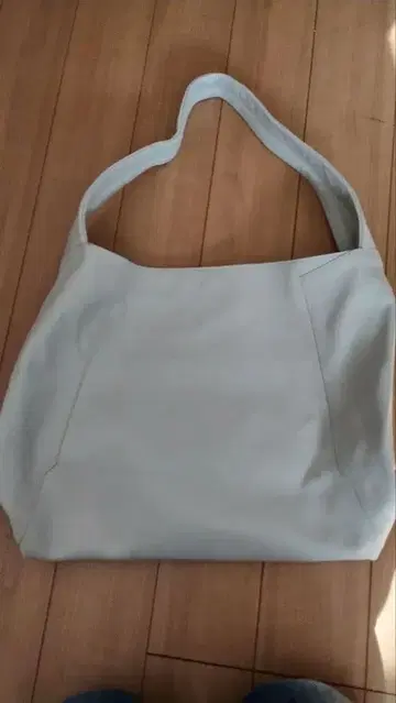 가격 인하 Calvin Klein 그레이 천연 가죽 토트백