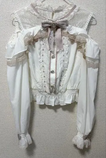 LIZLISA 리즈리사 어깨 트임 프릴 블라우스 화이트 핑크 크리스마스