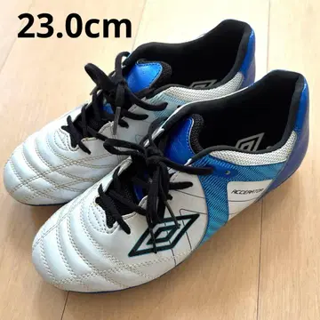 Umbro Accuro 스파이크 슈즈 화이트/블루