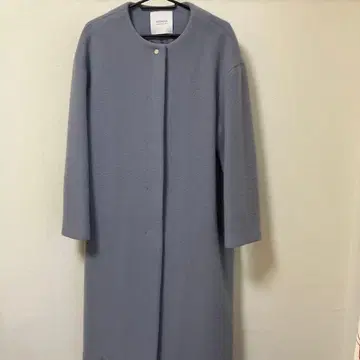 블루 계열 노카라 롱 코트