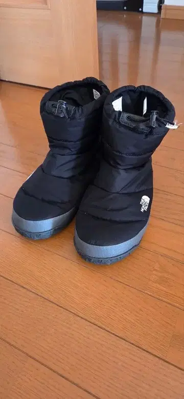 더 노스페이스 550 블랙 부츠